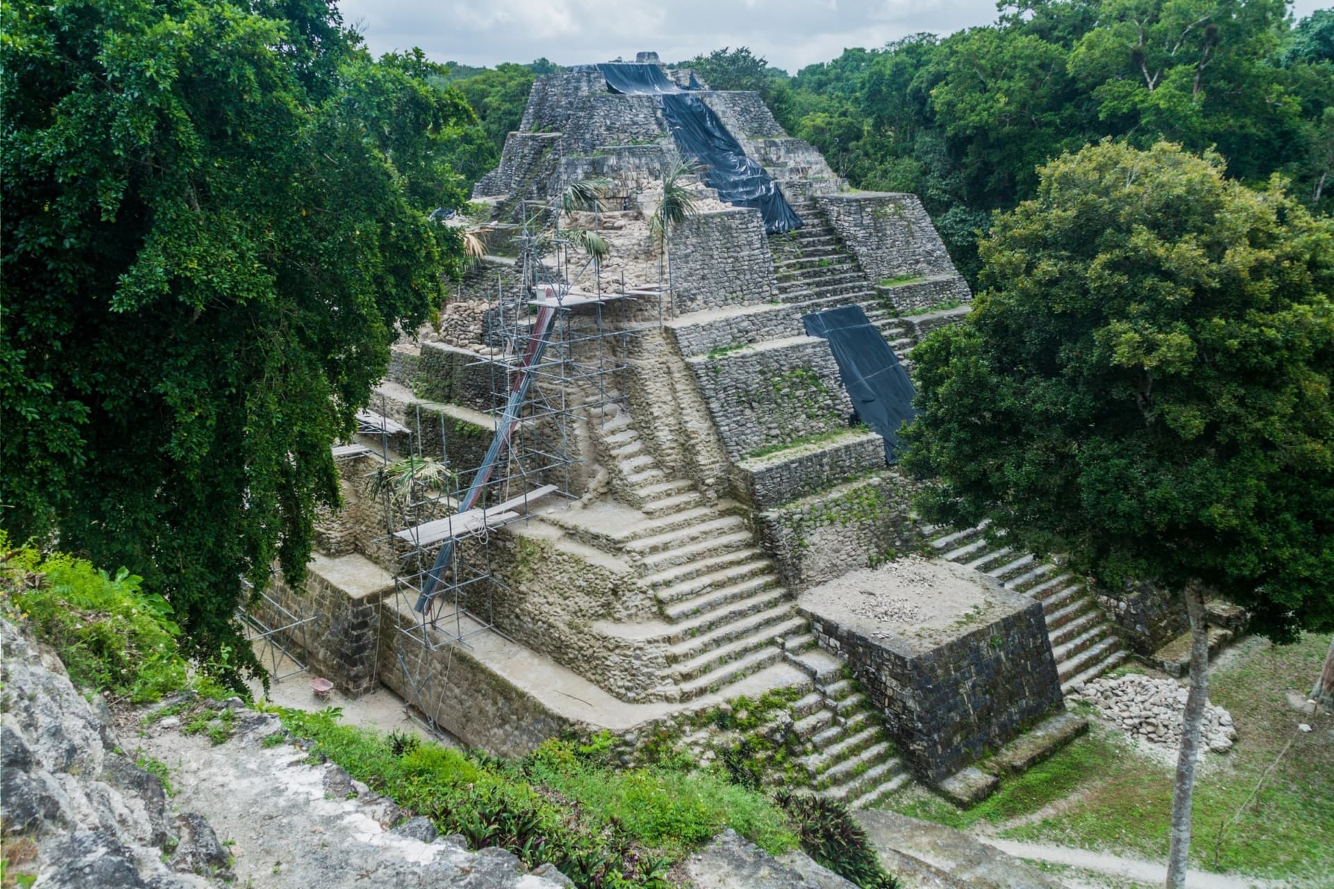 El sitio arqueológico de Yaxhá